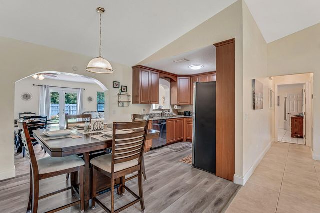 427 Las Palmas Street, Royal Palm Beach, FL 33411
