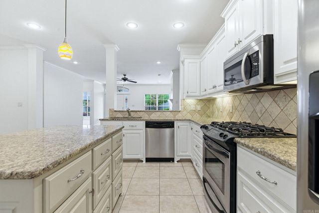 27 Taylor Park Loop, Little Rock, AR 72211