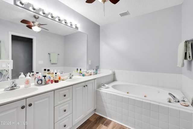 4148 Breezewood Drive Apt 104, Wilmington, NC 28412