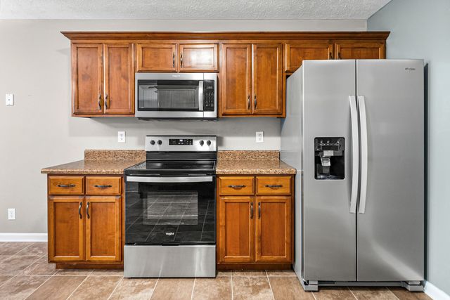 664 Deer Ridge Dr, Clarksville, TN 37042