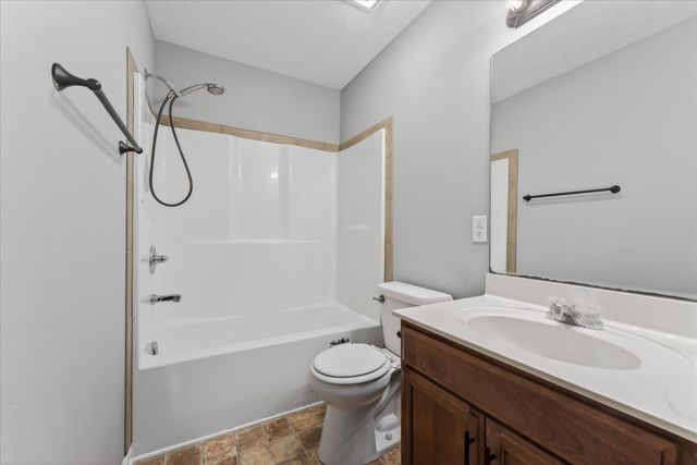 664 Deer Ridge Dr, Clarksville, TN 37042