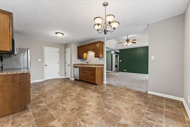 664 Deer Ridge Dr, Clarksville, TN 37042