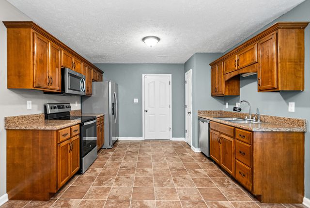 664 Deer Ridge Dr, Clarksville, TN 37042