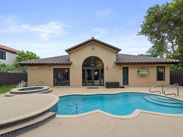 14801 SW 154th Ct, Miami, FL 33196