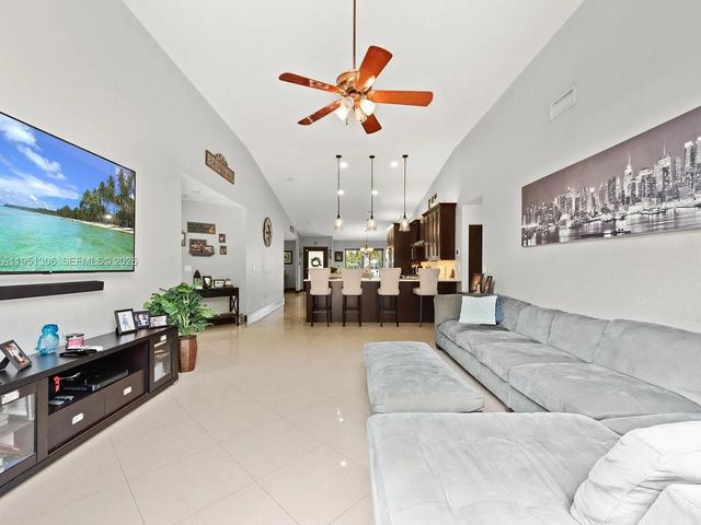 14801 SW 154th Ct, Miami, FL 33196