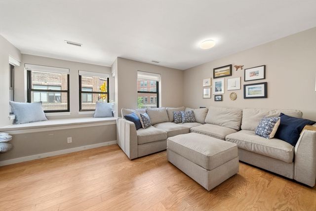 376 Commercial Street 2B, Boston, MA 02109