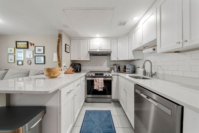 376 Commercial Street 2B, Boston, MA 02109