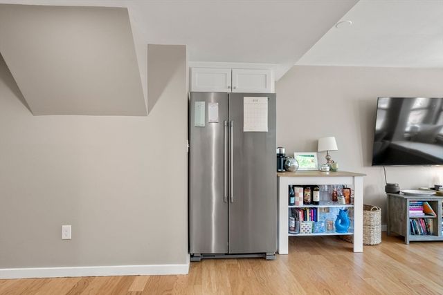 376 Commercial Street 2B, Boston, MA 02109