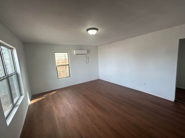 1206 12th Street, Levelland, TX 79336