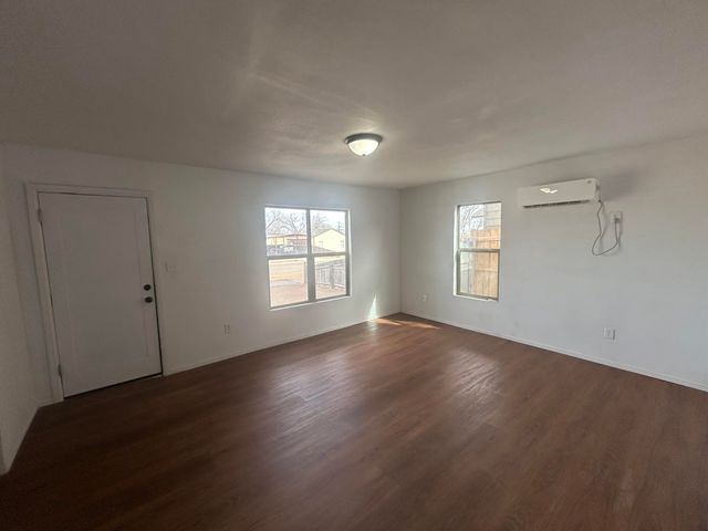 1206 12th Street, Levelland, TX 79336