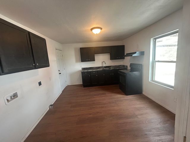 1206 12th Street, Levelland, TX 79336