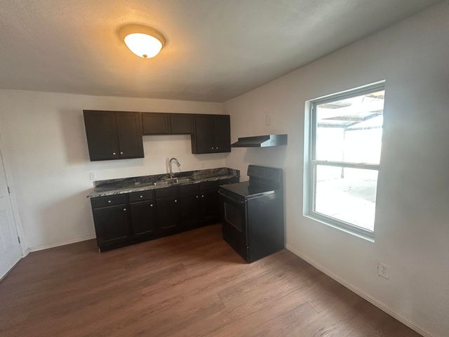 1206 12th Street, Levelland, TX 79336