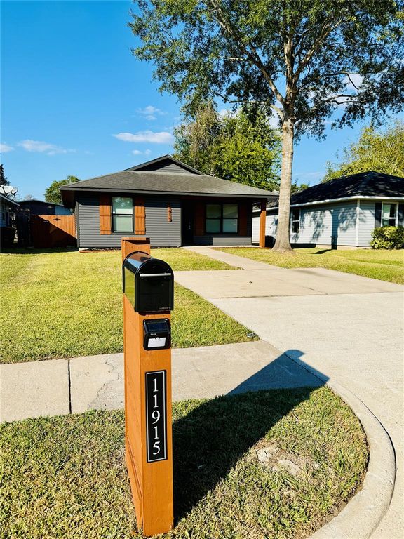 11915 Greenmesa Drive, Houston, TX 77044