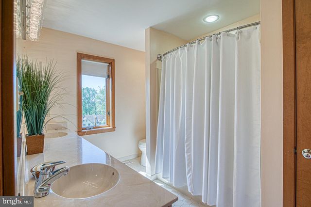 635 N HEILBRON DR, Media, PA 19063