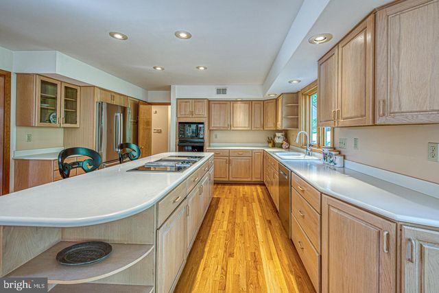 635 N HEILBRON DR, Media, PA 19063