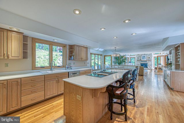 635 N HEILBRON DR, Media, PA 19063
