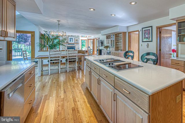 635 N HEILBRON DR, Media, PA 19063