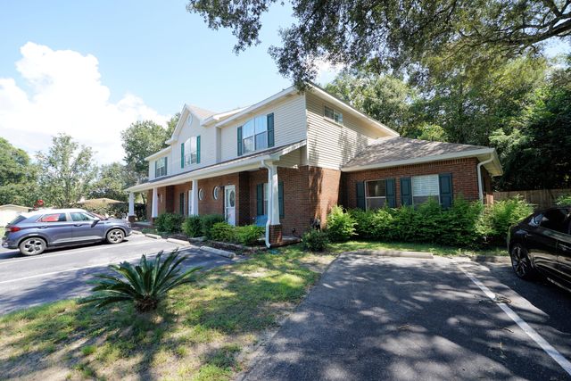 1905 Cottage Grove Lane, Niceville, FL 32578