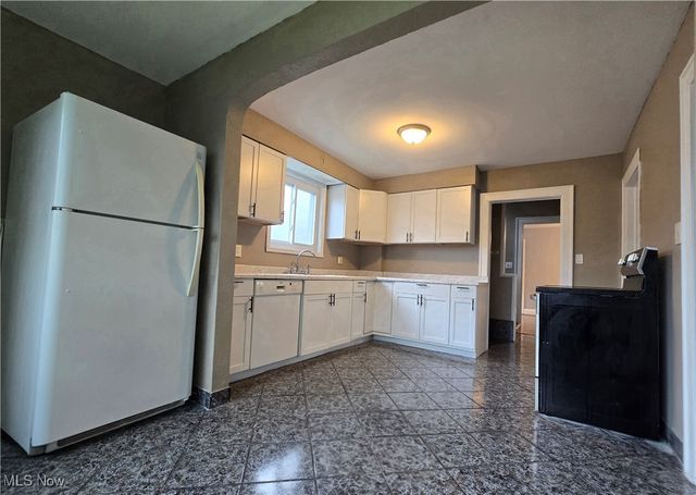 914 Dan Street, Akron, OH 44310