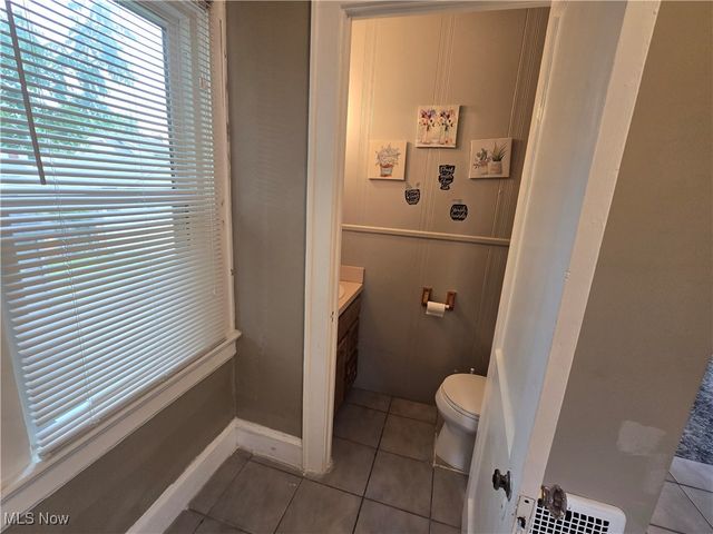 914 Dan Street, Akron, OH 44310