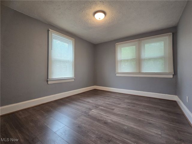 914 Dan Street, Akron, OH 44310