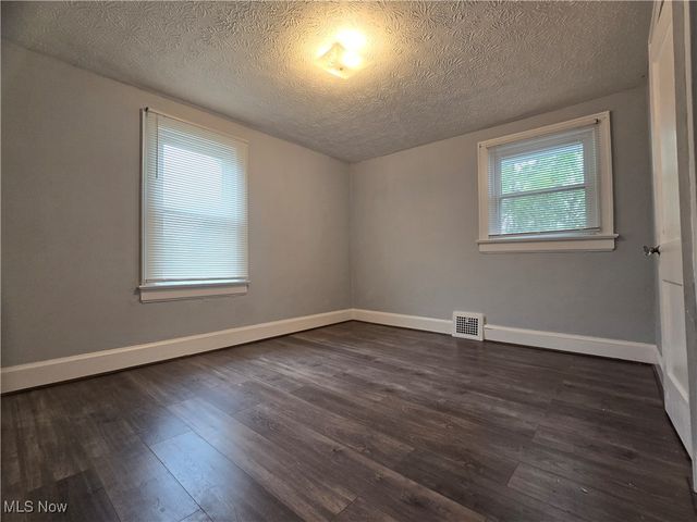 914 Dan Street, Akron, OH 44310