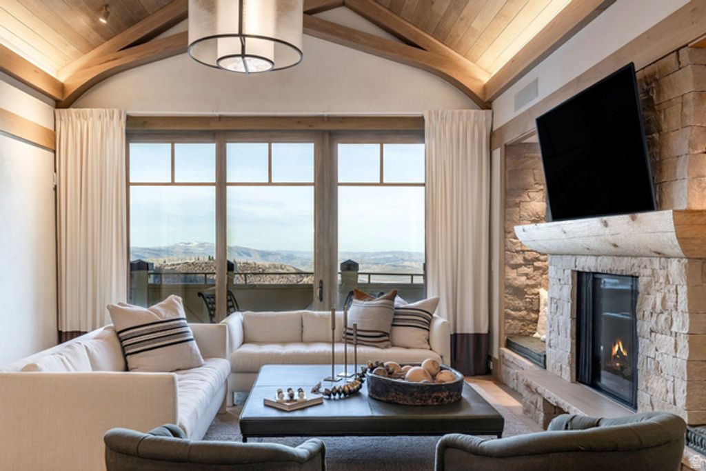 Image 15 of property listing at 9100 MARSAC AVE #PS1, Park City, UT 84060