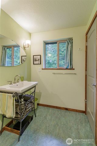 105 Jack Fir Court E, Packwood, WA 98361