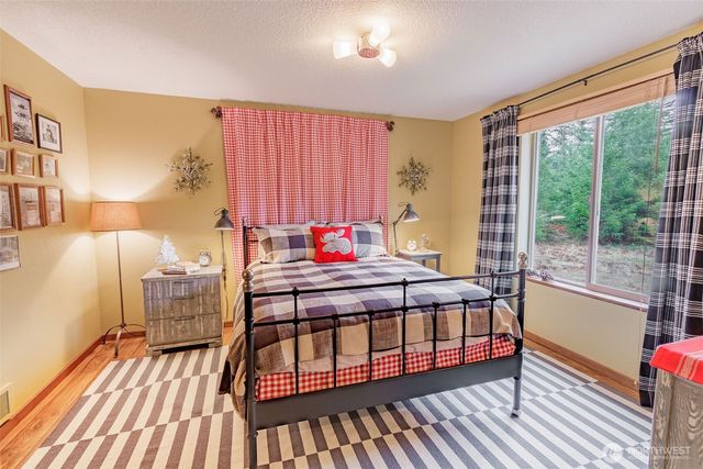 105 Jack Fir Court E, Packwood, WA 98361