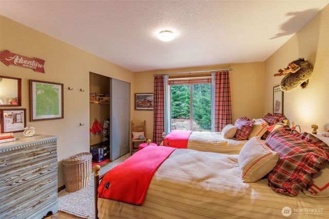 105 Jack Fir Court E, Packwood, WA 98361