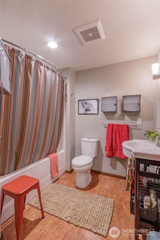 105 Jack Fir Court E, Packwood, WA 98361