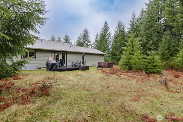 105 Jack Fir Court E, Packwood, WA 98361