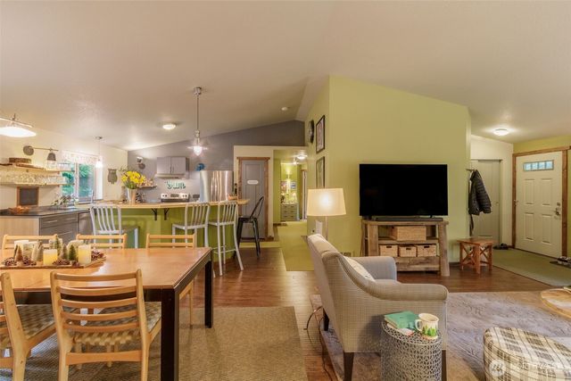 105 Jack Fir Court E, Packwood, WA 98361