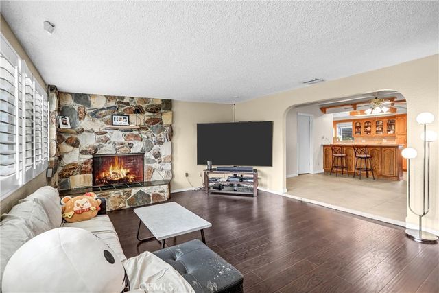 5203 N Enid Avenue, Azusa, CA 91702