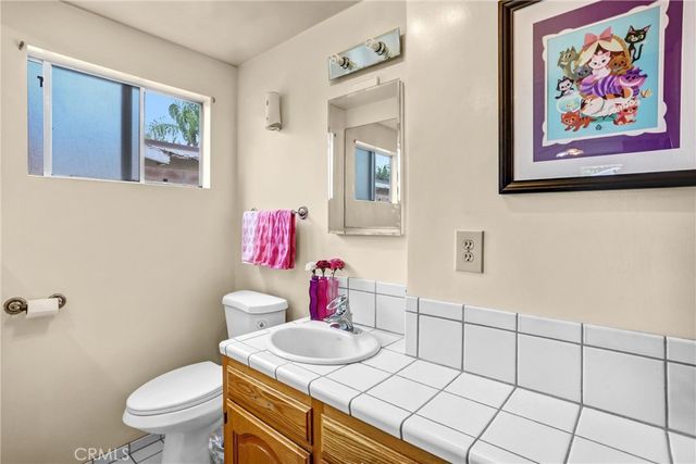 5203 N Enid Avenue, Azusa, CA 91702
