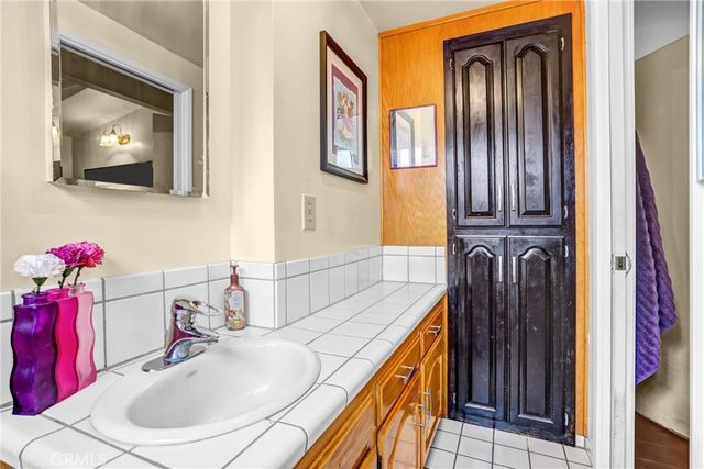 5203 N Enid Avenue, Azusa, CA 91702