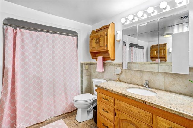 5203 N Enid Avenue, Azusa, CA 91702