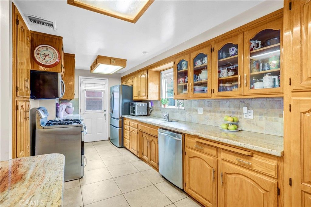 Image 10 of property listing at 5203 N Enid Avenue, Azusa, CA 91702