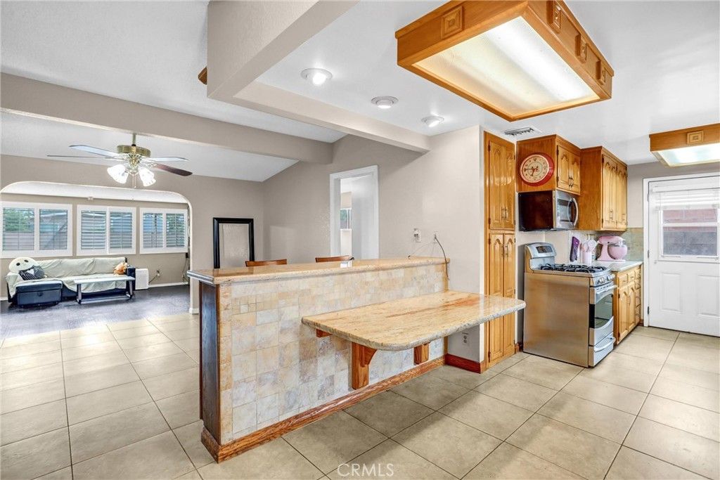 Image 8 of property listing at 5203 N Enid Avenue, Azusa, CA 91702