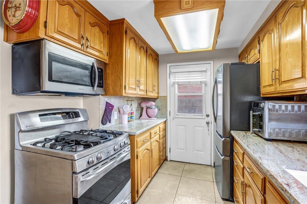 Image 9 of property listing at 5203 N Enid Avenue, Azusa, CA 91702