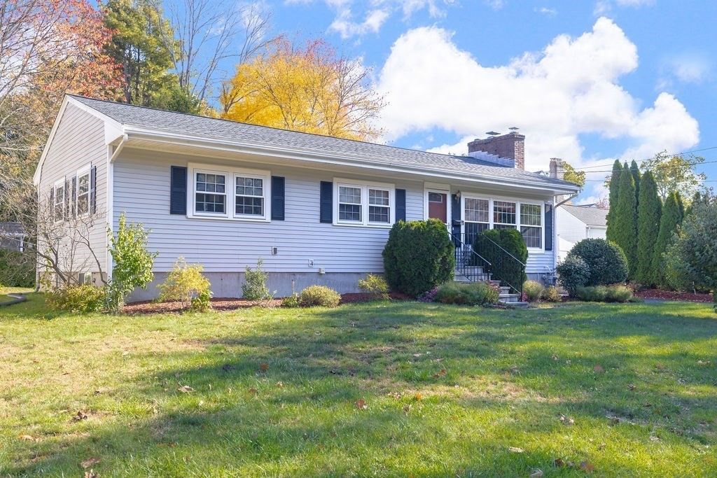 30 Elda Rd, Framingham, MA 01701