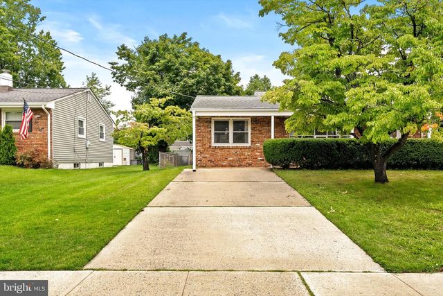 25 BLACK PINE DR, Hamilton, NJ 08610