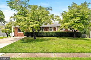 25 BLACK PINE DR, Hamilton, NJ 08610