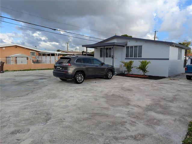 320 W 13th St, Hialeah, FL 33010