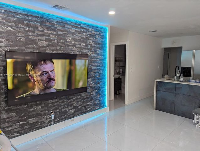 320 W 13th St, Hialeah, FL 33010