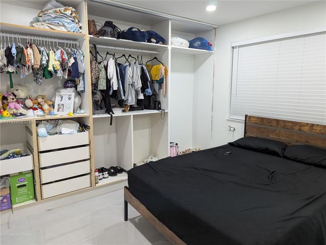 320 W 13th St, Hialeah, FL 33010