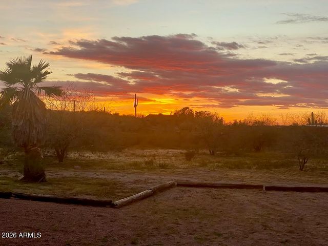 1342 S Datura Drive, Queen Valley, AZ 85118