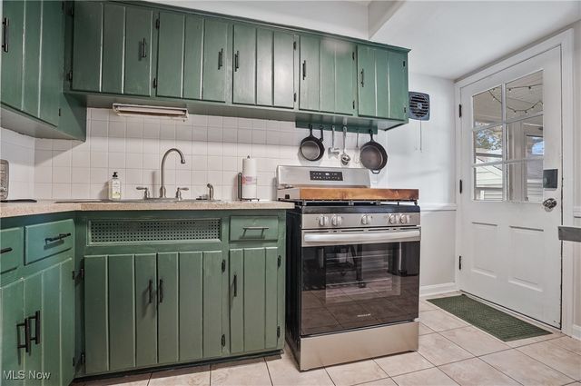 2447 15th Street, Cuyahoga Falls, OH 44223