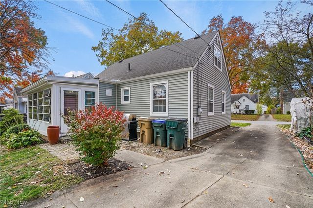 2447 15th Street, Cuyahoga Falls, OH 44223