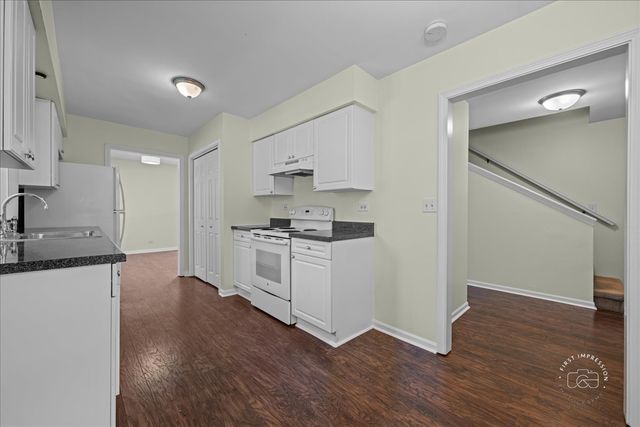 751 Monticello Drive, Naperville, IL 60563